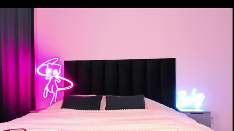 Emi online show from February 2025 05:02:01 AM