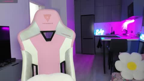 Emi online show from January 2026 05:05:02 PM