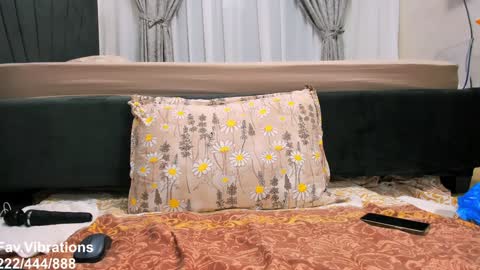              online show from January 2025 03:32:02 AM