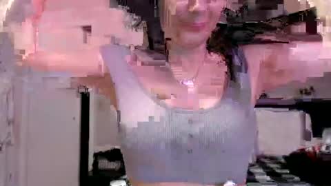 Snapshot of wrenleigh chatting on July 2026 05:25:01 AM Crystal Lake online show from July 2026 05:25:01 AM
