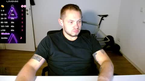 Snapshot of x19marco93x chatting on October 2025 07:15:02 PM x19marco93x online show from October 2025 07:15:02 PM