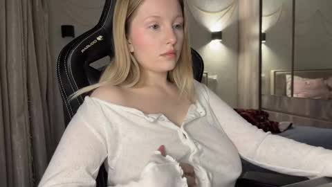 Snapshot of x__ivy_x chatting on January 2025 03:49:02 PM eva online show from January 2025 03:49:02 PM