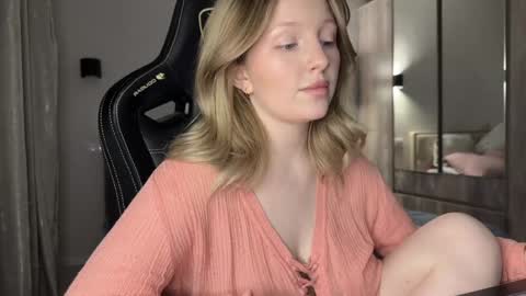 Snapshot of x__ivy_x chatting on January 2025 03:58:01 PM eva online show from January 2025 03:58:01 PM