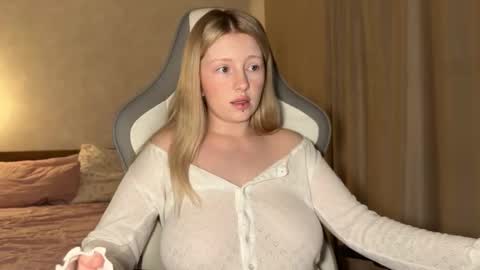 Snapshot of x__ivy_x chatting on October 2025 04:06:02 PM eva online show from October 2025 04:06:02 PM