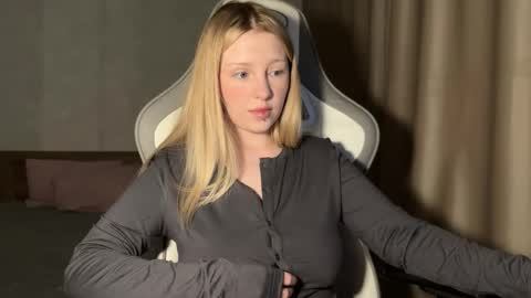 Snapshot of x__ivy_x chatting on October 2025 05:15:02 PM eva online show from October 2025 05:15:02 PM