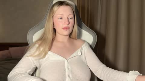 Snapshot of x__ivy_x chatting on October 2025 05:46:01 PM eva online show from October 2025 05:46:01 PM