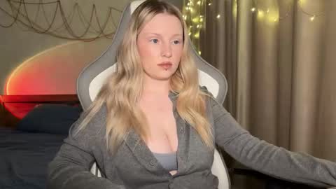 Snapshot of x__ivy_x chatting on December 2025 04:14:02 PM eva online show from December 2025 04:14:02 PM