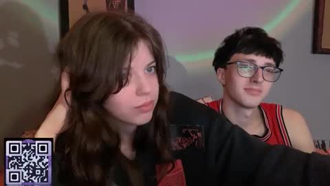 Snapshot of x_files_t chatting on September 2025 10:13:02 PM Philipp and Este online show from September 2025 10:13:02 PM