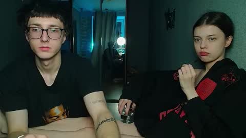 Snapshot of x_files_t chatting on November 2025 06:04:02 AM Philipp and Este online show from November 2025 06:04:02 AM