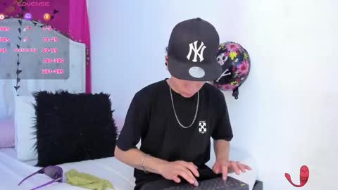 xaanderGrey online show from October 2025 08:29:01 PM