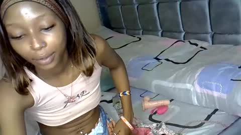 Snapshot of xalia_caramel chatting on June 2026 09:35:02 PM Alexa online show from June 2026 09:35:02 PM