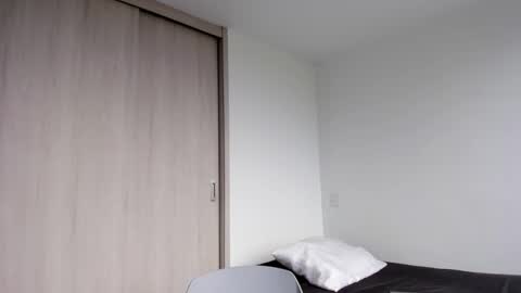 Xavier online show from February 2025 08:05:01 PM