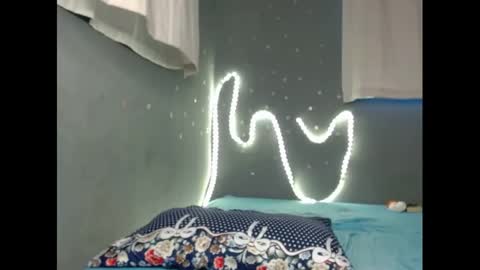 Snapshot of xcreamypussy chatting on March 2025 07:21:02 AM xcreamypussy online show from March 2025 07:21:02 AM