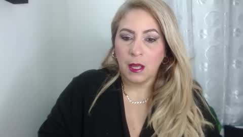 Elena online show from December 2025 10:10:02 AM