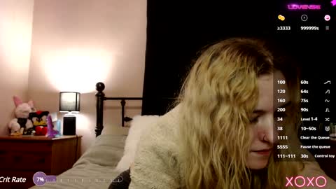 Snapshot of xelliee_rosex chatting on December 2024 06:21:01 AM EllieeRose online show from December 2024 06:21:01 AM