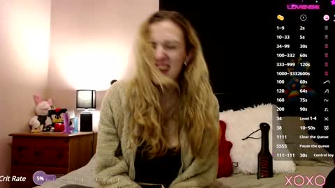 Snapshot of xelliee_rosex chatting on December 2024 10:24:01 PM EllieeRose online show from December 2024 10:24:01 PM