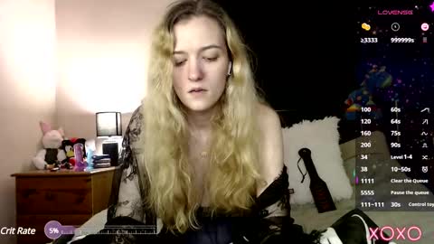 Snapshot of xelliee_rosex chatting on February 2025 08:34:02 PM EllieeRose online show from February 2025 08:34:02 PM