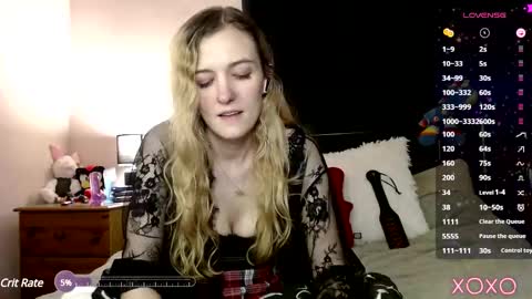 Snapshot of xelliee_rosex chatting on February 2025 02:48:02 PM EllieeRose online show from February 2025 02:48:02 PM