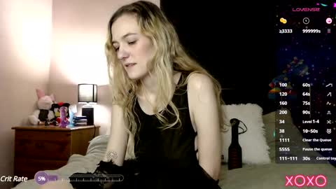 Snapshot of xelliee_rosex chatting on February 2025 05:18:02 PM EllieeRose online show from February 2025 05:18:02 PM
