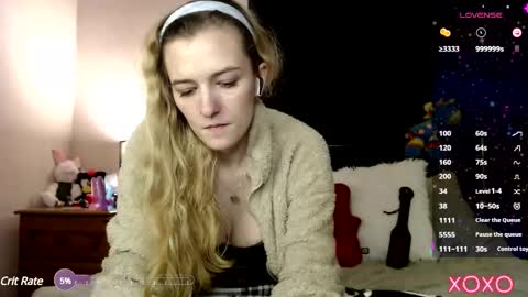 Snapshot of xelliee_rosex chatting on February 2025 03:52:02 AM EllieeRose online show from February 2025 03:52:02 AM