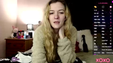 Snapshot of xelliee_rosex chatting on March 2025 10:42:01 PM EllieeRose online show from March 2025 10:42:01 PM