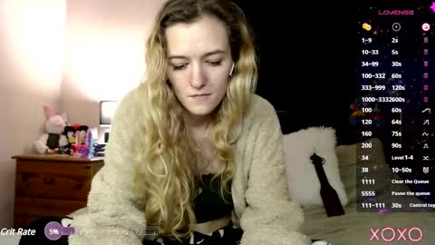 Snapshot of xelliee_rosex chatting on March 2025 11:03:02 PM EllieeRose online show from March 2025 11:03:02 PM