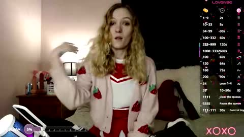 Snapshot of xelliee_rosex chatting on September 2025 11:30:02 PM EllieeRose online show from September 2025 11:30:02 PM