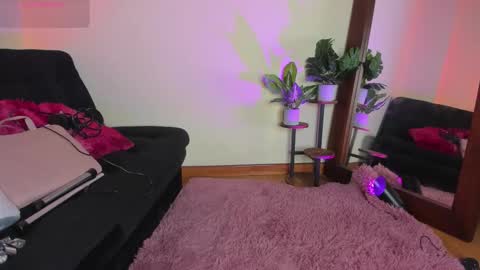 Kanae. online show from November 2025 10:47:01 PM