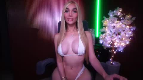 Snapshot of xforyoureyesonlyx chatting on June 2026 02:53:01 AM Anne online show from June 2026 02:53:01 AM