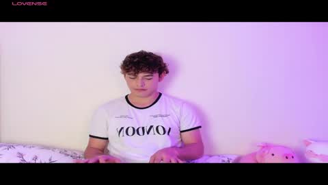 Snapshot of xhans17 chatting on December 2024 05:02:01 PM xhan online show from December 2024 05:02:01 PM