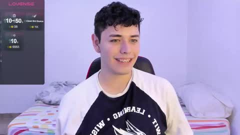 Snapshot of xhans17 chatting on September 2025 09:58:01 PM xhan online show from September 2025 09:58:01 PM