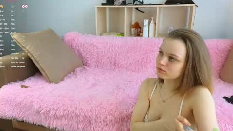 Snapshot of xiaobrunscheen chatting on May 2026 03:02:02 AM Luna and Lina online show from May 2026 03:02:02 AM