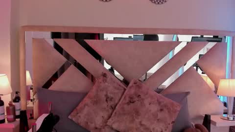 Xime  online show from April 2026 04:12:01 AM