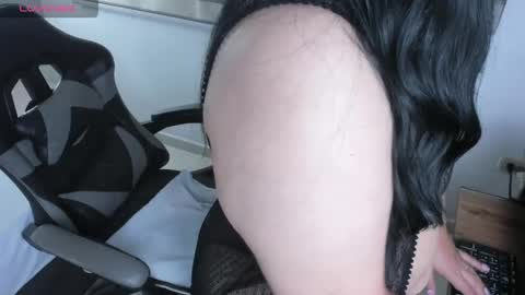 X I M E N A online show from April 2026 12:10:01 PM