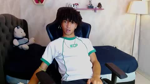 Snapshot of xion_ez chatting on October 2025 08:40:02 PM xion_ez online show from October 2025 08:40:02 PM