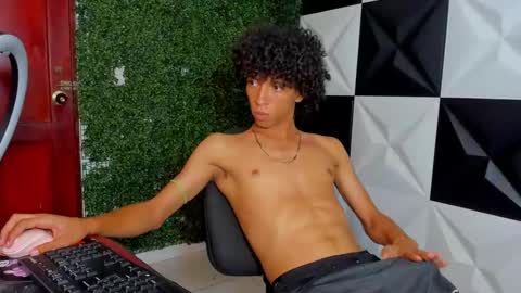 Snapshot of xion_ez chatting on October 2025 09:15:02 PM xion_ez online show from October 2025 09:15:02 PM