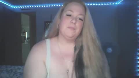 Snapshot of xitsxjuliax chatting on October 2025 08:08:02 PM Juliaxxx online show from October 2025 08:08:02 PM