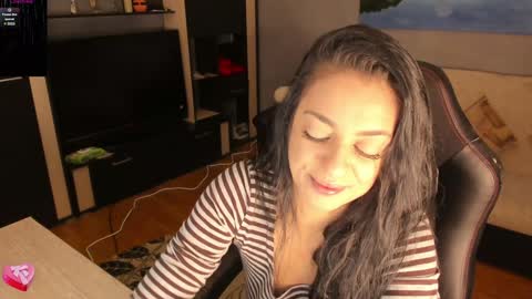 Lara online show from December 2024 10:02:02 PM