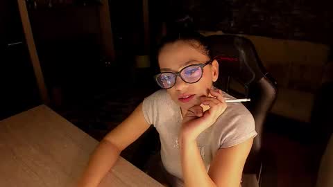 Lara online show from February 2026 08:49:02 PM