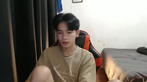 Snapshot of xluminous chatting on September 2025 11:54:02 AM MIKAEL online show from September 2025 11:54:02 AM