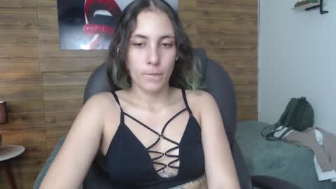 Snapshot of xlunna chatting on January 2025 08:10:01 PM lunna online show from January 2025 08:10:01 PM