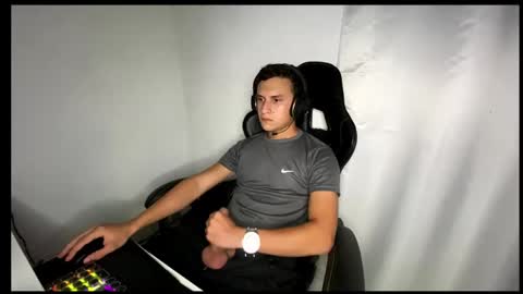 xmaxwel online show from January 2026 04:07:02 AM