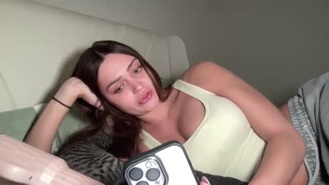 Harper  online show from November 2025 12:43:02 AM