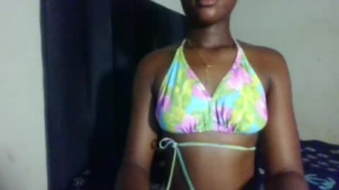 Snapshot of xoxo_sexyla chatting on July 2026 07:56:02 AM Raya online show from July 2026 07:56:02 AM