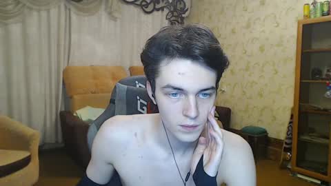 traqqq online show from December 2024 10:39:01 PM