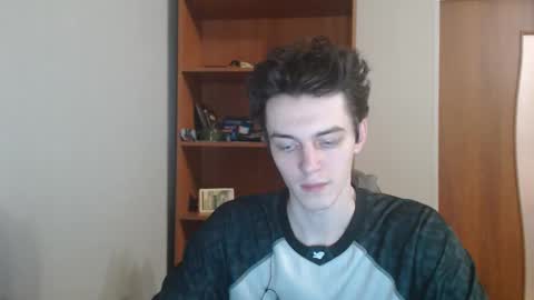 traqqq online show from November 2025 07:40:02 PM