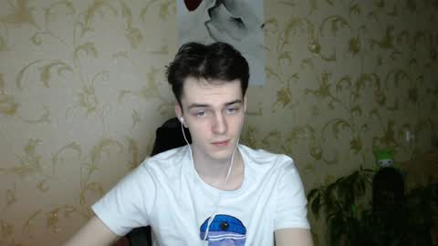 traqqq online show from April 2026 08:28:02 PM