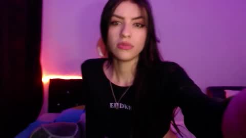 Snapshot of xx_johnson_xx chatting on September 2025 10:31:02 AM VALE online show from September 2025 10:31:02 AM