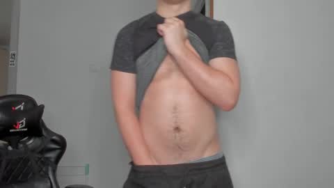 Snapshot of xx_raul_xx_ chatting on March 2026 03:56:01 AM raul online show from March 2026 03:56:01 AM