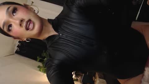 Sophie online show from October 2025 06:28:02 PM